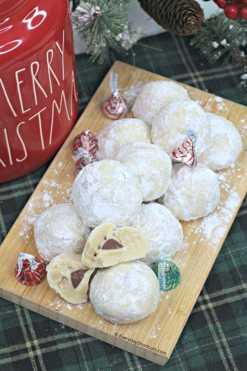 Surprise Snowball Cookies - Everyday Shortcuts