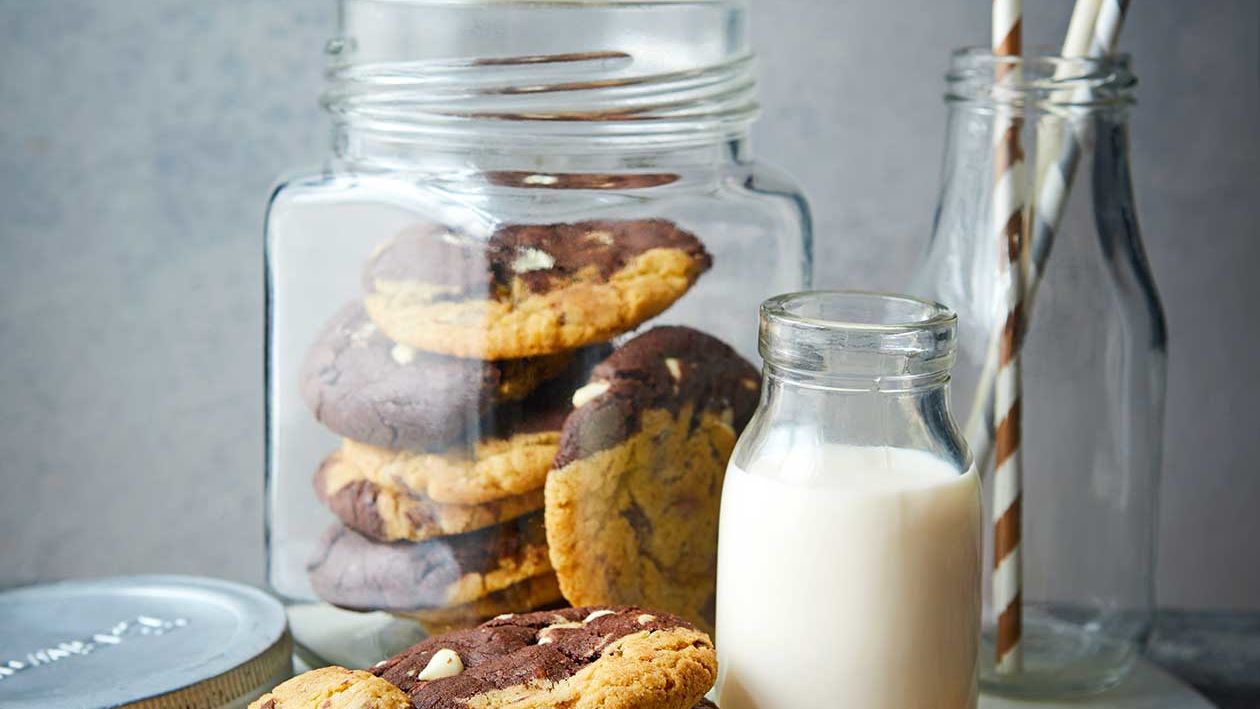 Gluten-free 50/50 cookies recipe | Sainsbury`s Magazine